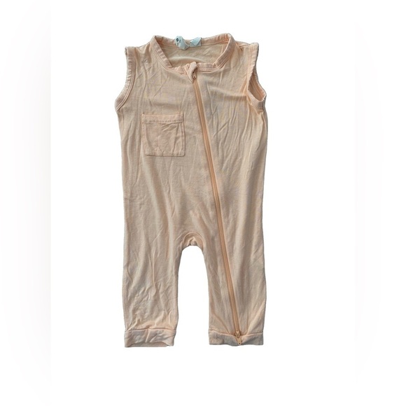 Kyte BABY Other - Kyte Baby Size 3-6 Months Sleeveless Zippered Romper in Peach